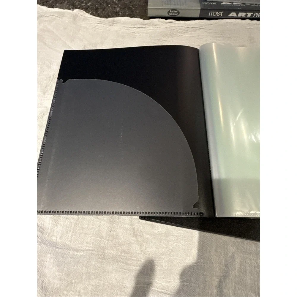 Itoya Art Fashion Profolio Set Of 2 81/2x11 Display Book Portfolio 6 Sleeve